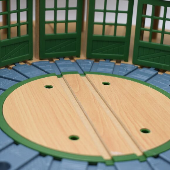 Thomas & Friends Y4367 Mattel Wooden Railway Tidmouth Sheds Turntable Roundabout - Picture 7 of 16